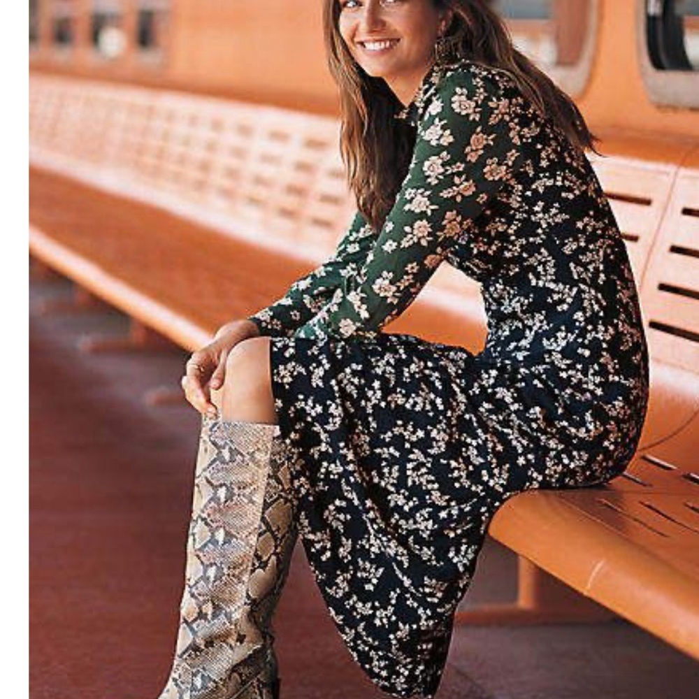 Anthropologie Kachel Green & Black Floral Long Sleeve Midi Length Dress